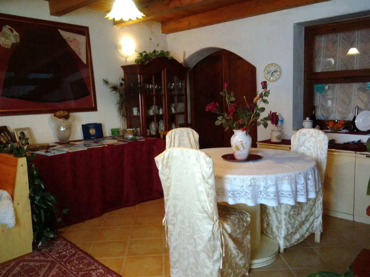 Bed and Breakfast Domus Maria Milis Bed & Breakfast